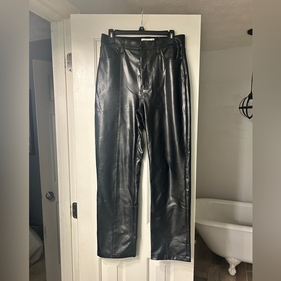 Abercrombie & Fitch Vegan Leather 90’s Straight Ultra High Rise 29 Curve Love - Picture 3 of 6